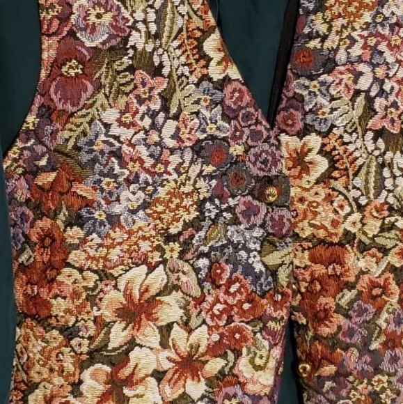 Shirt and vest - Picture 2 of 5